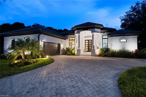 1923 Springberry Cir, Naples, FL 34109