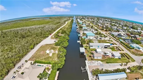 2807 Cussell Dr, Saint James City, FL 33956