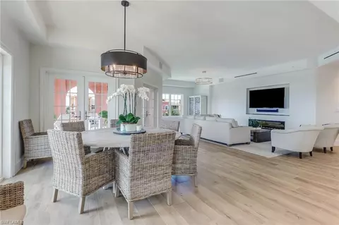 451 Bayfront Pl #5507, Naples, FL 34102