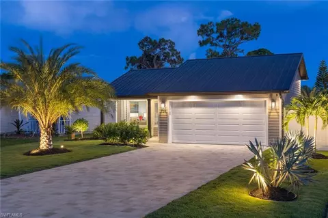 734 95th Ave N, Naples, FL 34108