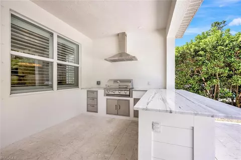 Kitchen - 1470 Serrano Cir, Naples, FL 34105 photo 7 of 7