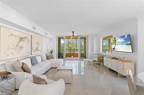 2738 Tiburon Blvd E #B-305, Naples, FL 34109