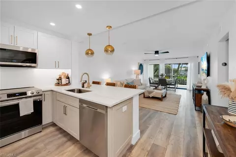 3030 Binnacle Dr #206, Naples, FL 34103