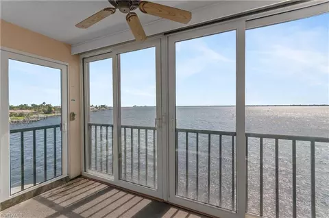 4015 SE 20th Pl #301, Cape Coral, FL 33904