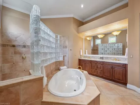Bath - 14822 Bellezza Ln, Naples, FL 34110 photo 2 of 3