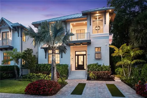 845 11th Ave S, Naples, FL 34102