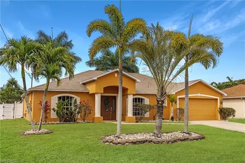 233 SW 43rd Ln, Cape Coral, FL 33914