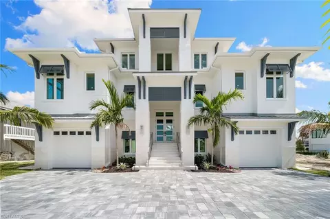 273 Trade Winds Ave, Naples, FL 34108