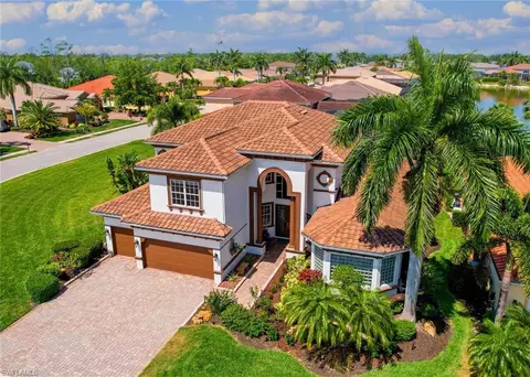 19261 La Serena Dr, Fort Myers, FL 33967
