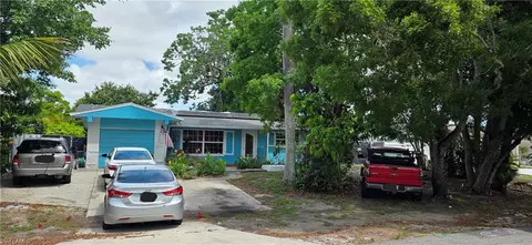 2027 44th St SW, Naples, FL 34116
