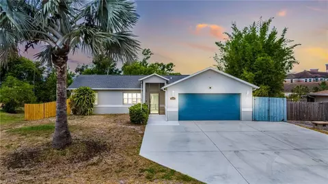 18396 Ostego Dr, Fort Myers, FL 33967