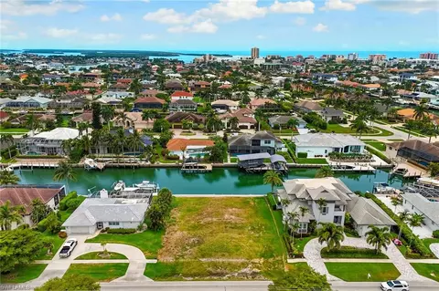 1173 Winterberry Dr, Marco Island, FL 34145