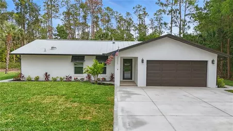 5111 Palmetto Woods Dr, Naples, FL 34119