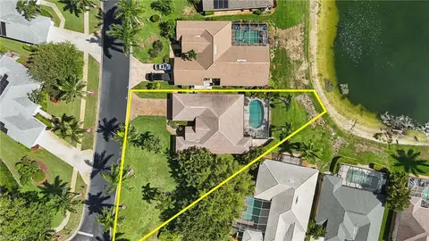 902 Marble Dr, Naples, FL 34104 photo 18