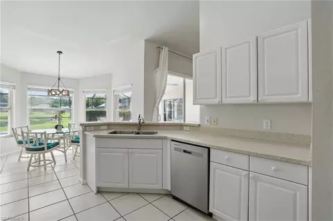 902 Marble Dr, Naples, FL 34104 photo 6
