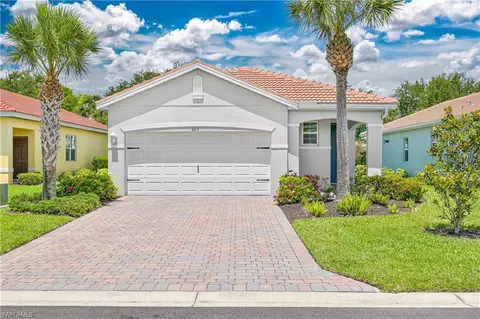 2113 Summersweet Dr, Alva, FL 33920