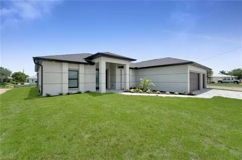 2110 NE 2nd St, Cape Coral, FL 33909