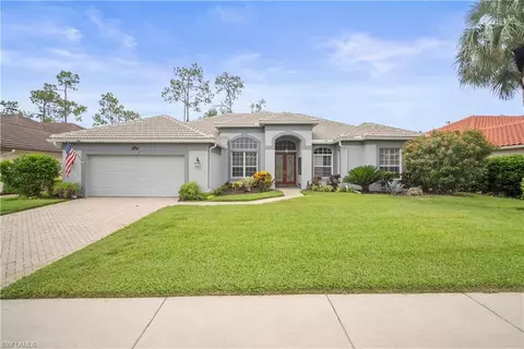 8423 Gleneagle Way, Naples, FL 34120