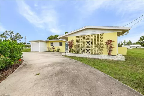 5802 Genesee Pkwy, Bokeelia, FL 33922