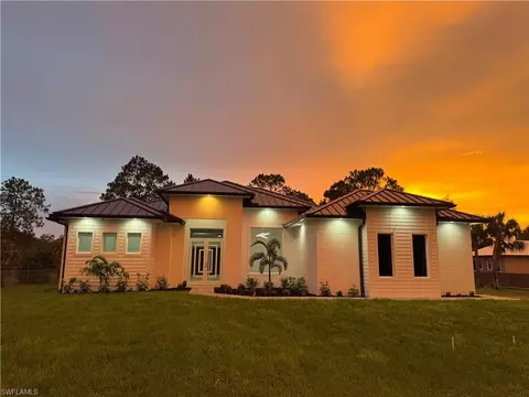 826 20th St SE, Naples, FL 34117