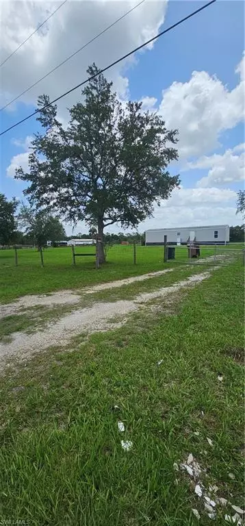 6561 Pangola Rd, Fort Myers, FL 33905