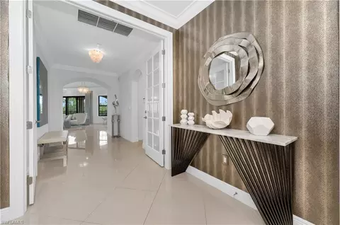 2739 Tiburon Blvd E #302, Naples, FL 34109