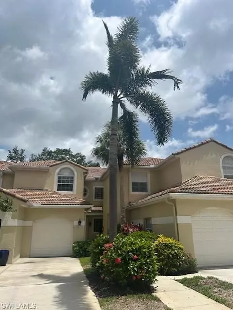 74 Silver Oaks Cir #9-202, Naples, FL 34119