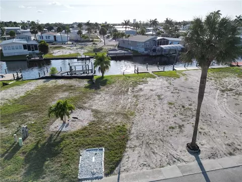 17630 Peppard Dr, Fort Myers Beach, FL 33931