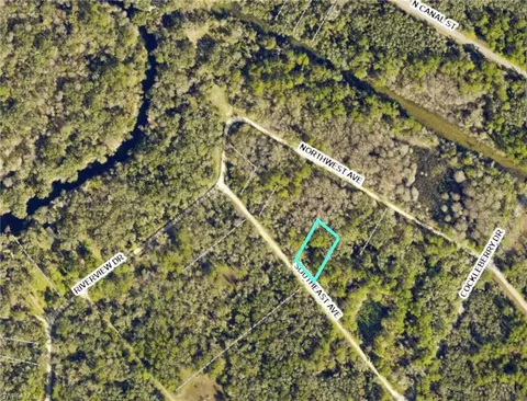 7398 Southeast Ave, Webster, FL 33597