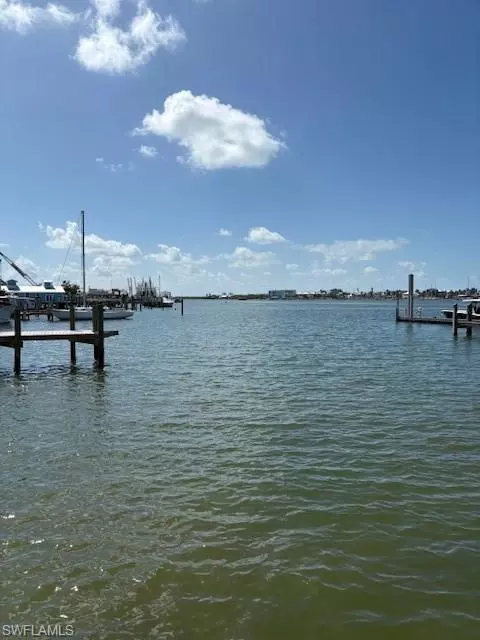 19281 Apt 27 San Carlos Blvd, Fort Myers Beach, FL 33931