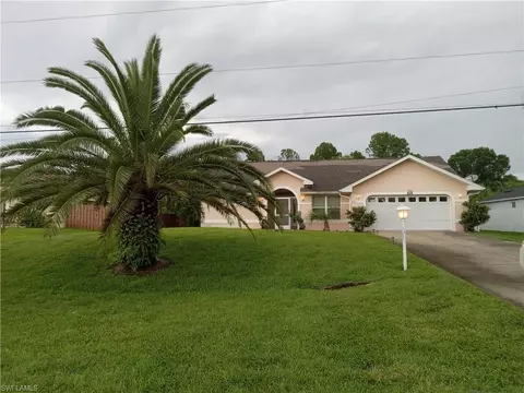 833 Sentinela Blvd, Lehigh Acres, FL 33974