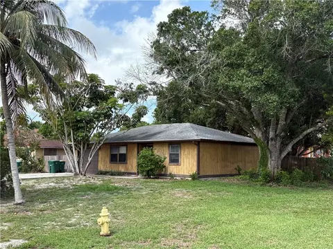 2325 55th Ter SW, Naples, FL 34116