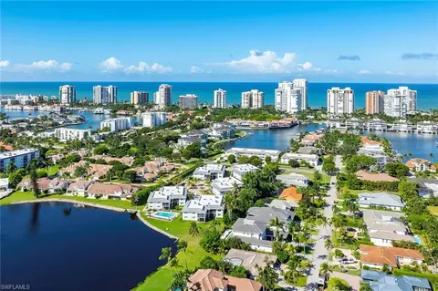 4160 Crayton Rd #A5, Naples, FL 34103