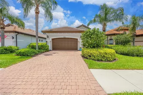 7828 Valencia Ct, Naples, FL 34113