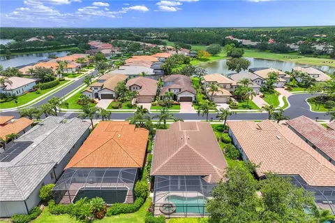 View/Area - 7828 Valencia Ct, Naples, FL 34113 photo 3 of 12