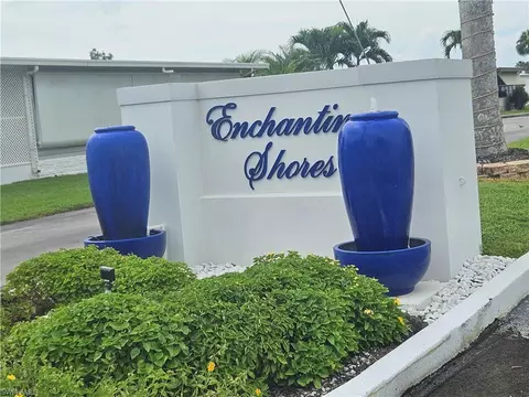 7 Pearl Dr #7P, Naples, FL 34114