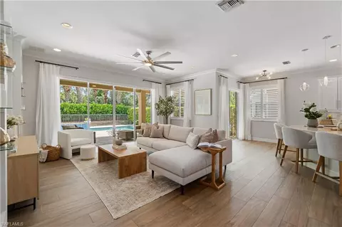 6737 Marbella Ln, Naples, FL 34105