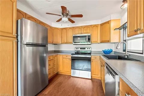 40 Le Mans Dr, Naples, FL 34112