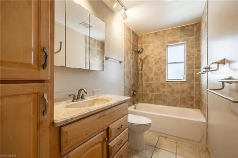 Bath - 71 Mentor Dr, Naples, FL 34110 photo 3 of 3