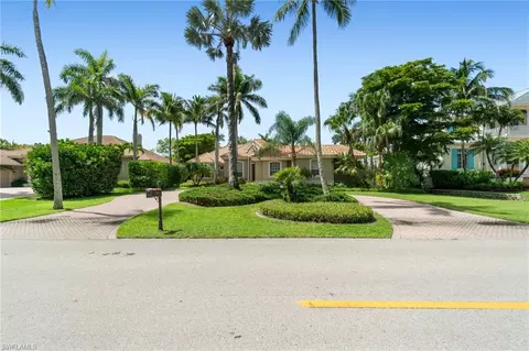 Exterior - 238 9th Ave S, Naples, FL 34102 photo 3 of 8