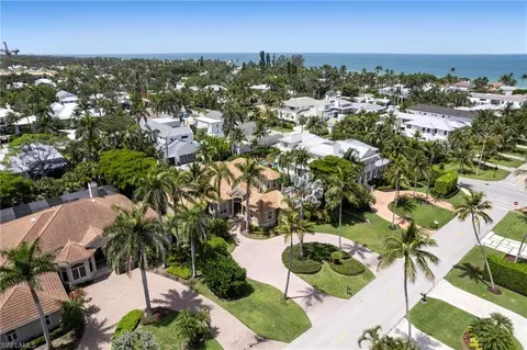View/Area - 238 9th Ave S, Naples, FL 34102 photo 2 of 12