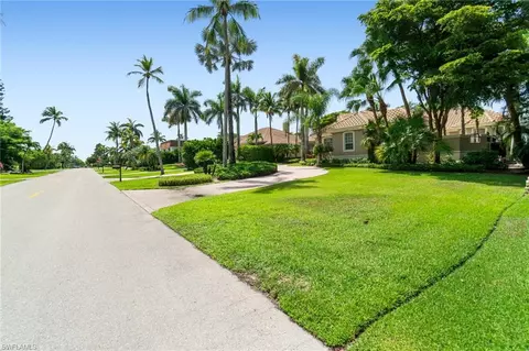 Exterior - 238 9th Ave S, Naples, FL 34102 photo 4 of 8