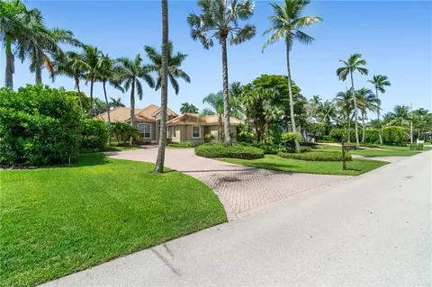 Exterior - 238 9th Ave S, Naples, FL 34102 photo 2 of 8
