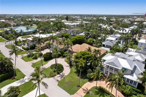 View/Area - 238 9th Ave S, Naples, FL 34102 photo 6 of 12