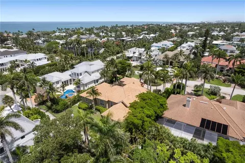 View/Area - 238 9th Ave S, Naples, FL 34102 photo 4 of 12