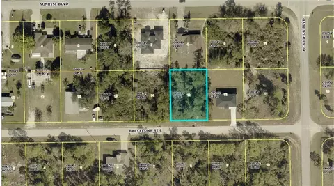 945 Barcelona St E, Lehigh Acres, FL 33974