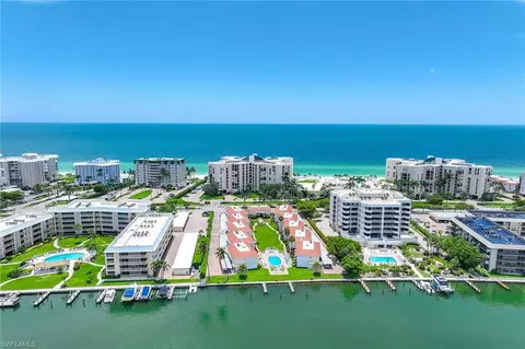 3070 Gulf Shore Blvd N #104, Naples, FL 34103