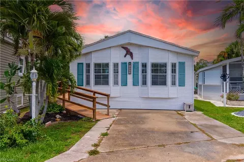 10903 Peregrine Falcon Cir, Estero, FL 33928