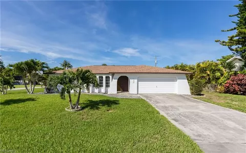 3720 SE 12th Pl, Cape Coral, FL 33904