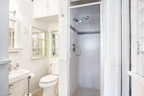Bath - 1012 Ridge St, Naples, FL 34103 photo 1 of 1